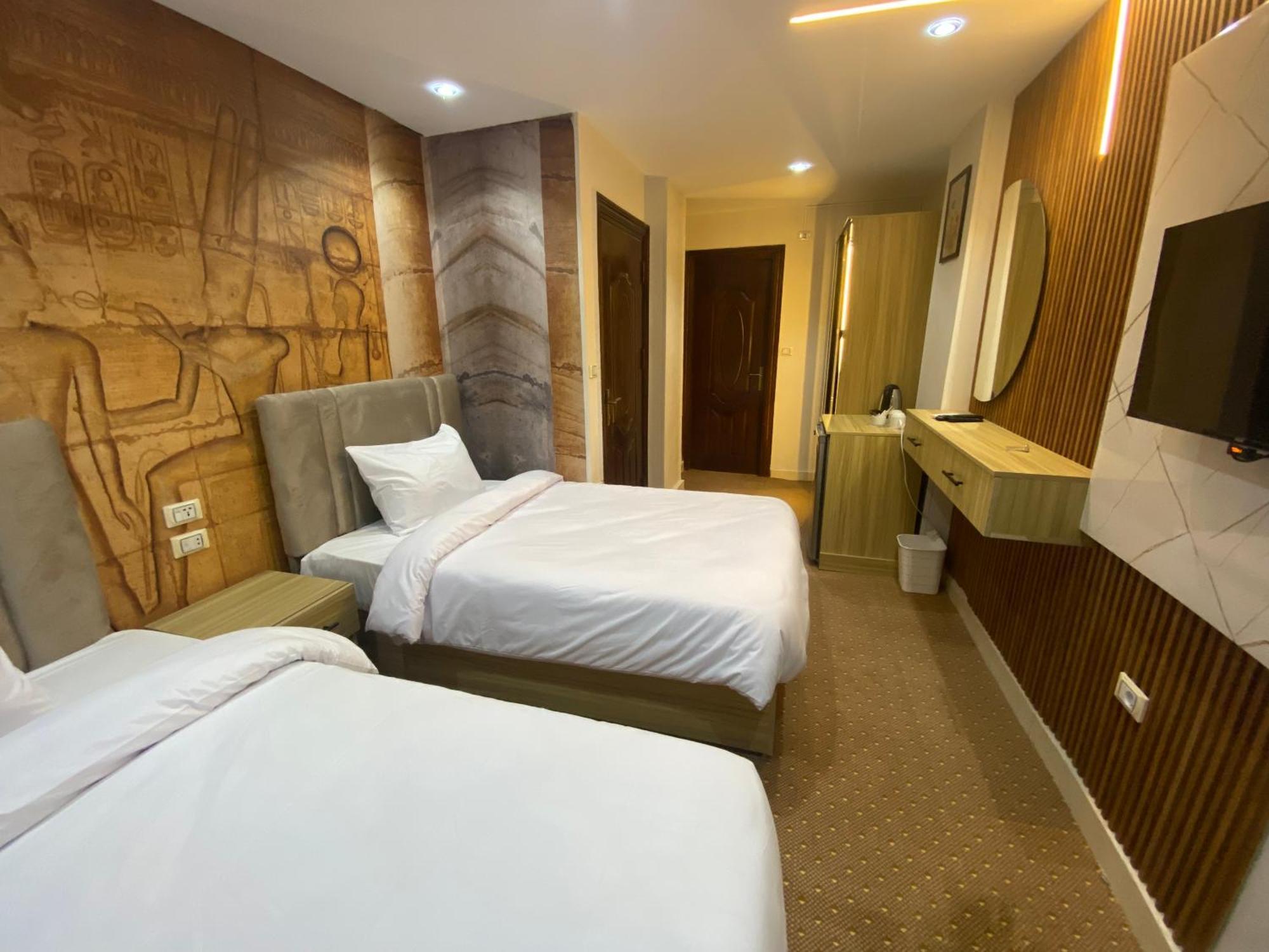Royal Golden Pyramids Inn Giza Dış mekan fotoğraf