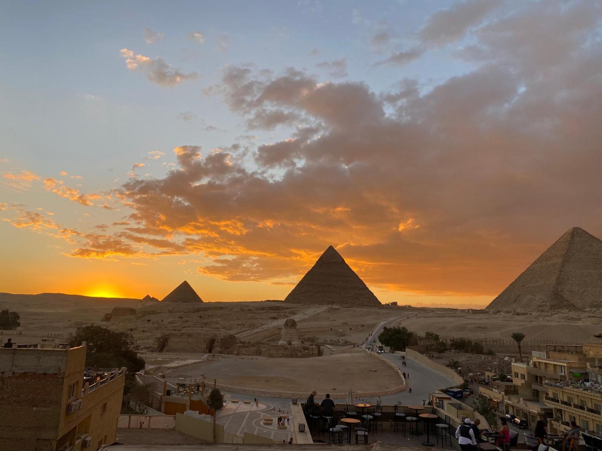 Royal Golden Pyramids Inn Giza Dış mekan fotoğraf