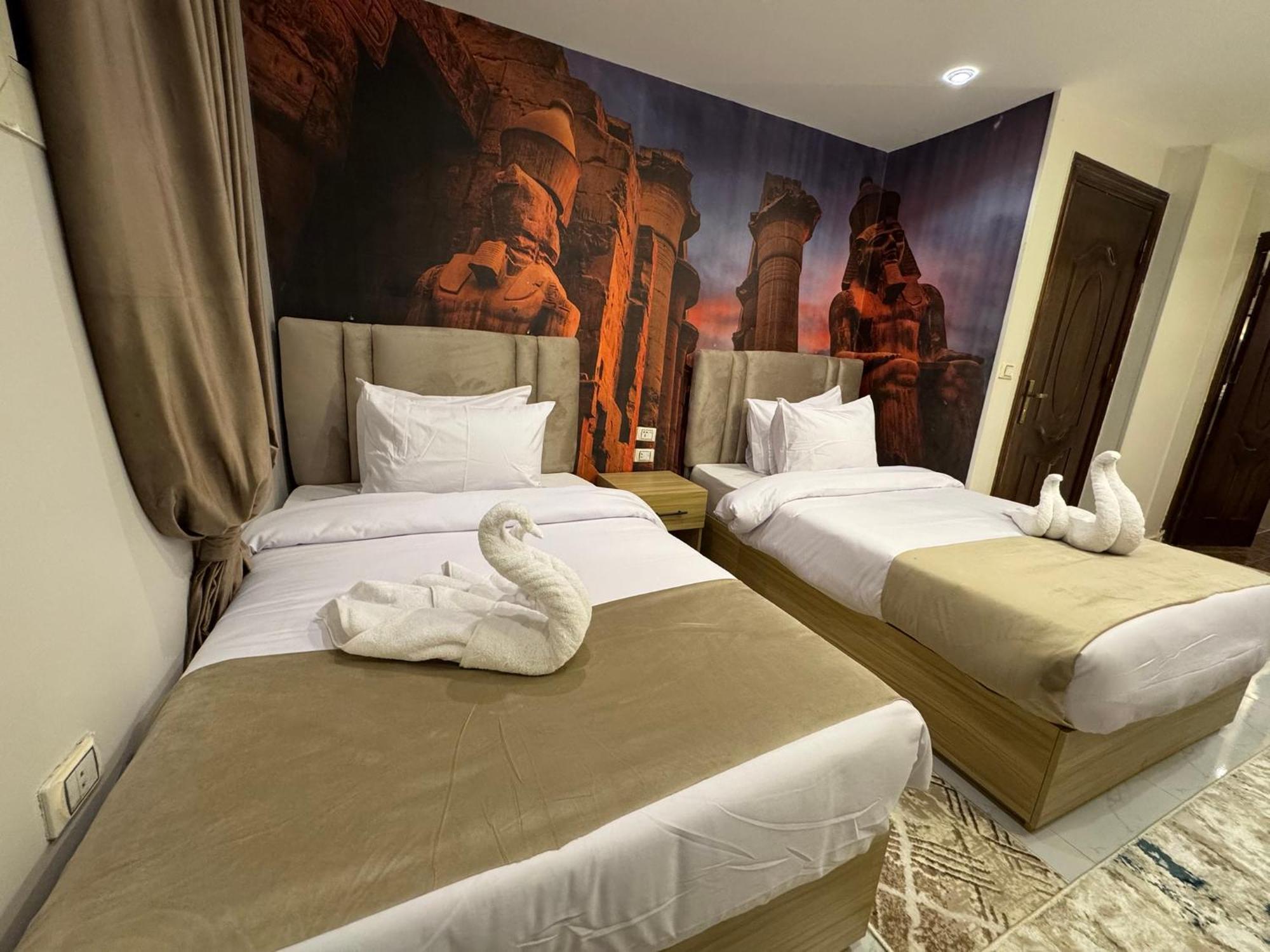 Royal Golden Pyramids Inn Giza Dış mekan fotoğraf