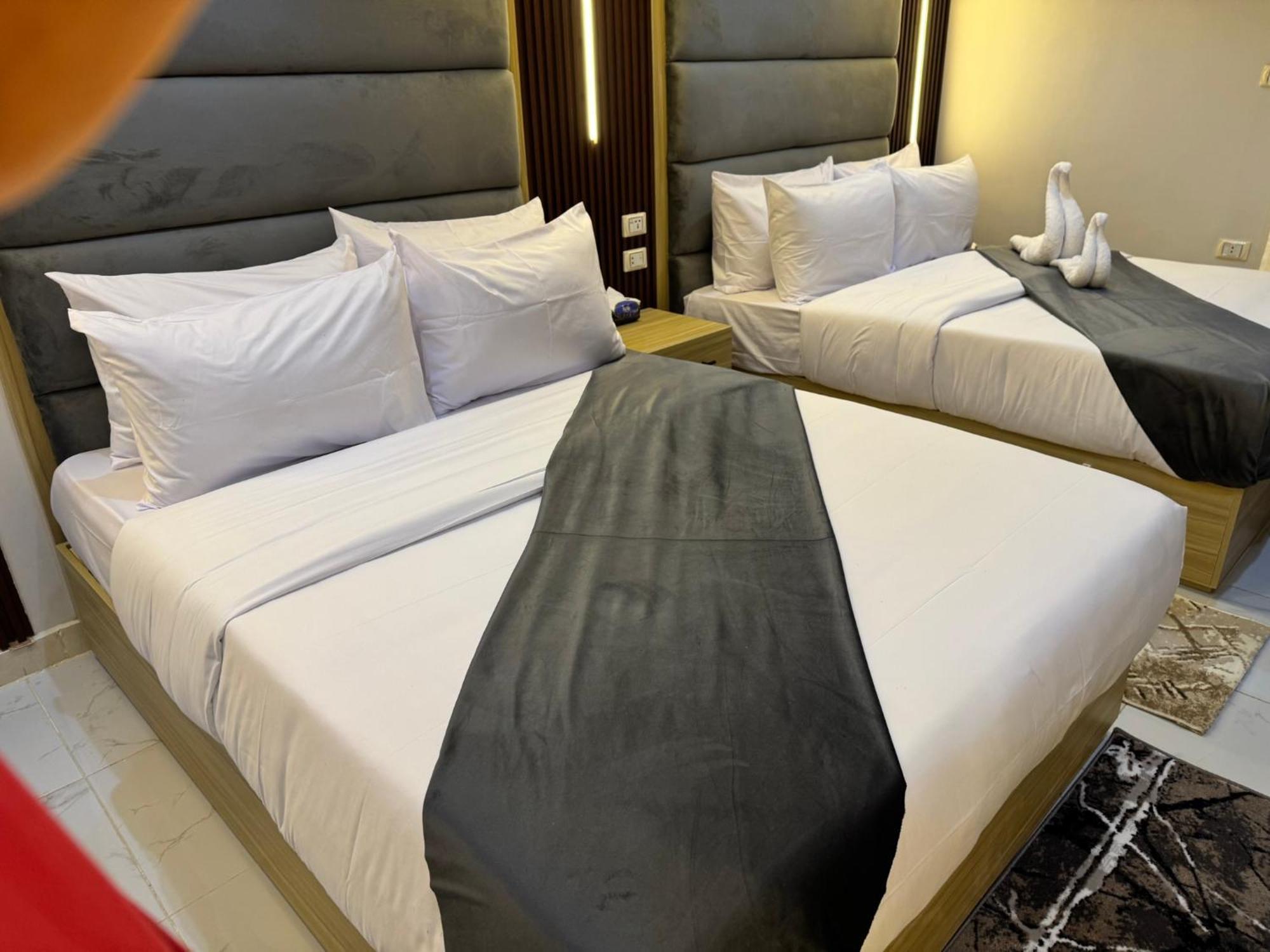 Royal Golden Pyramids Inn Giza Dış mekan fotoğraf